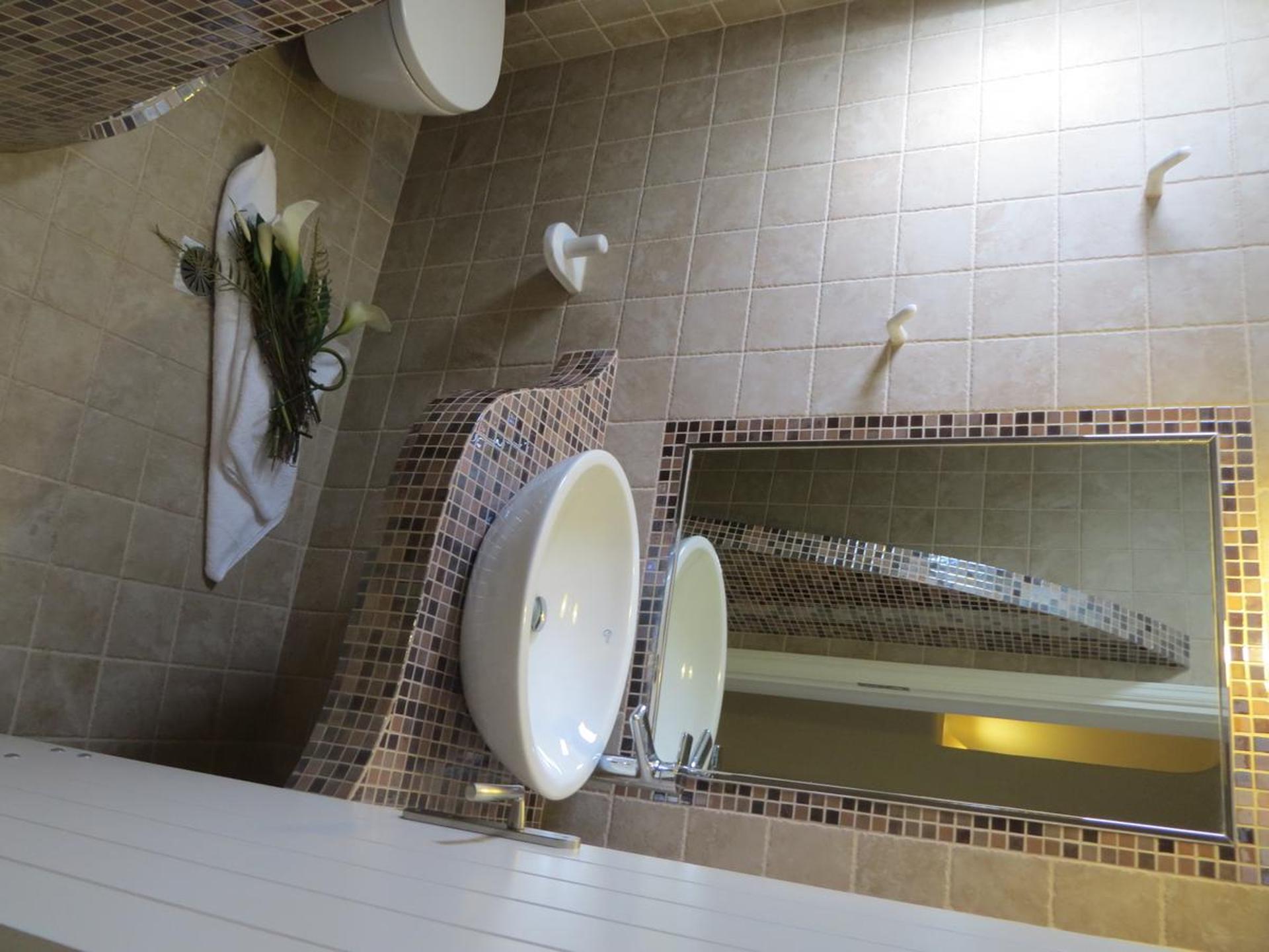 Villa Manos Hotel - Photo 11