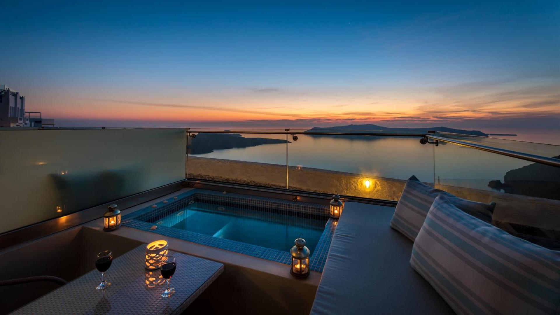 Superior Double Room with Hot Tub and Caldera View