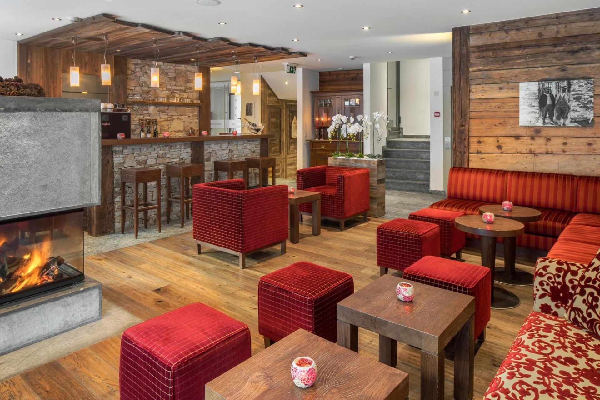 Hotel Phoenix - Photo 2