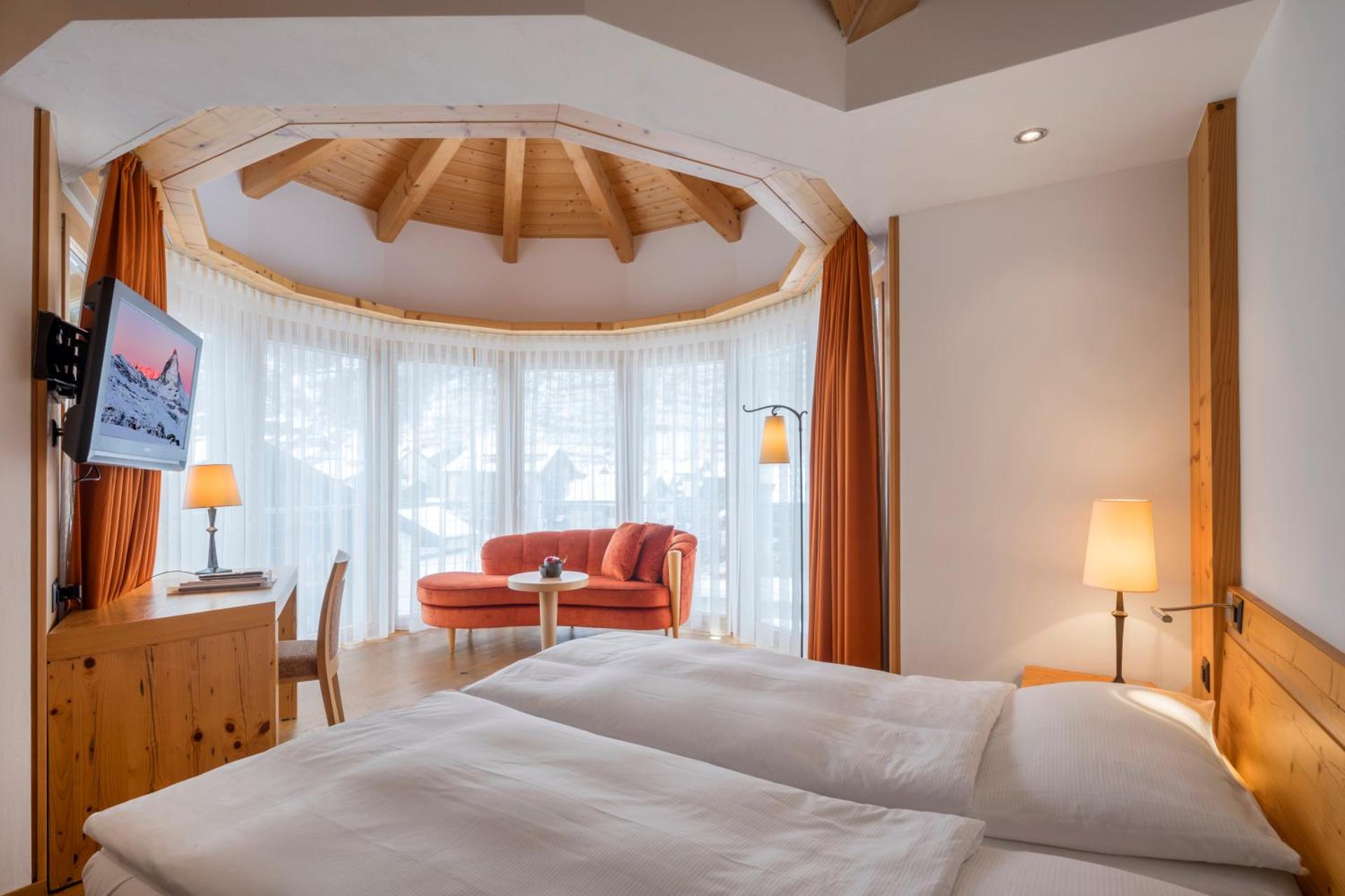 Hotel Phoenix - Photo 50