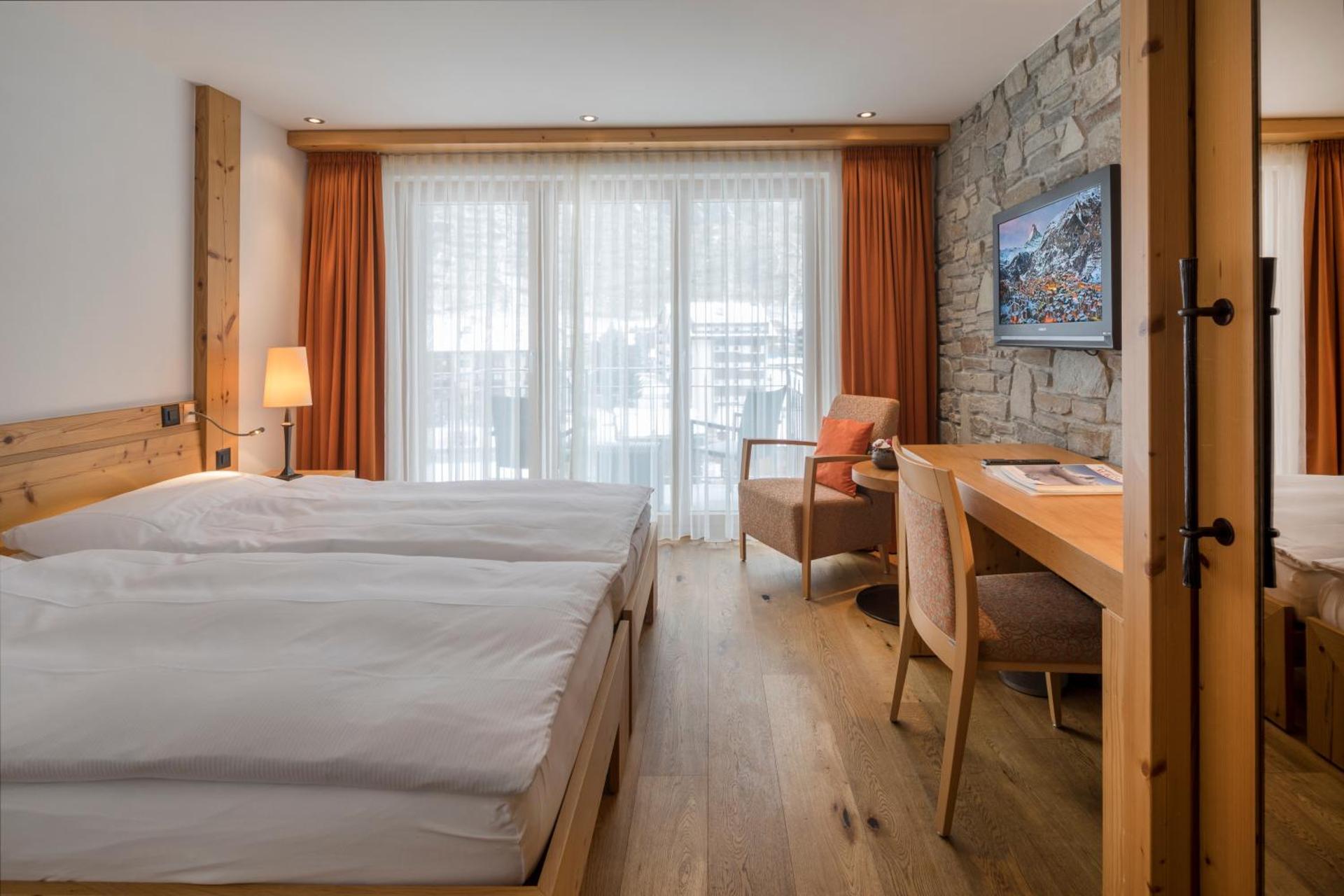 Hotel Phoenix - Photo 51