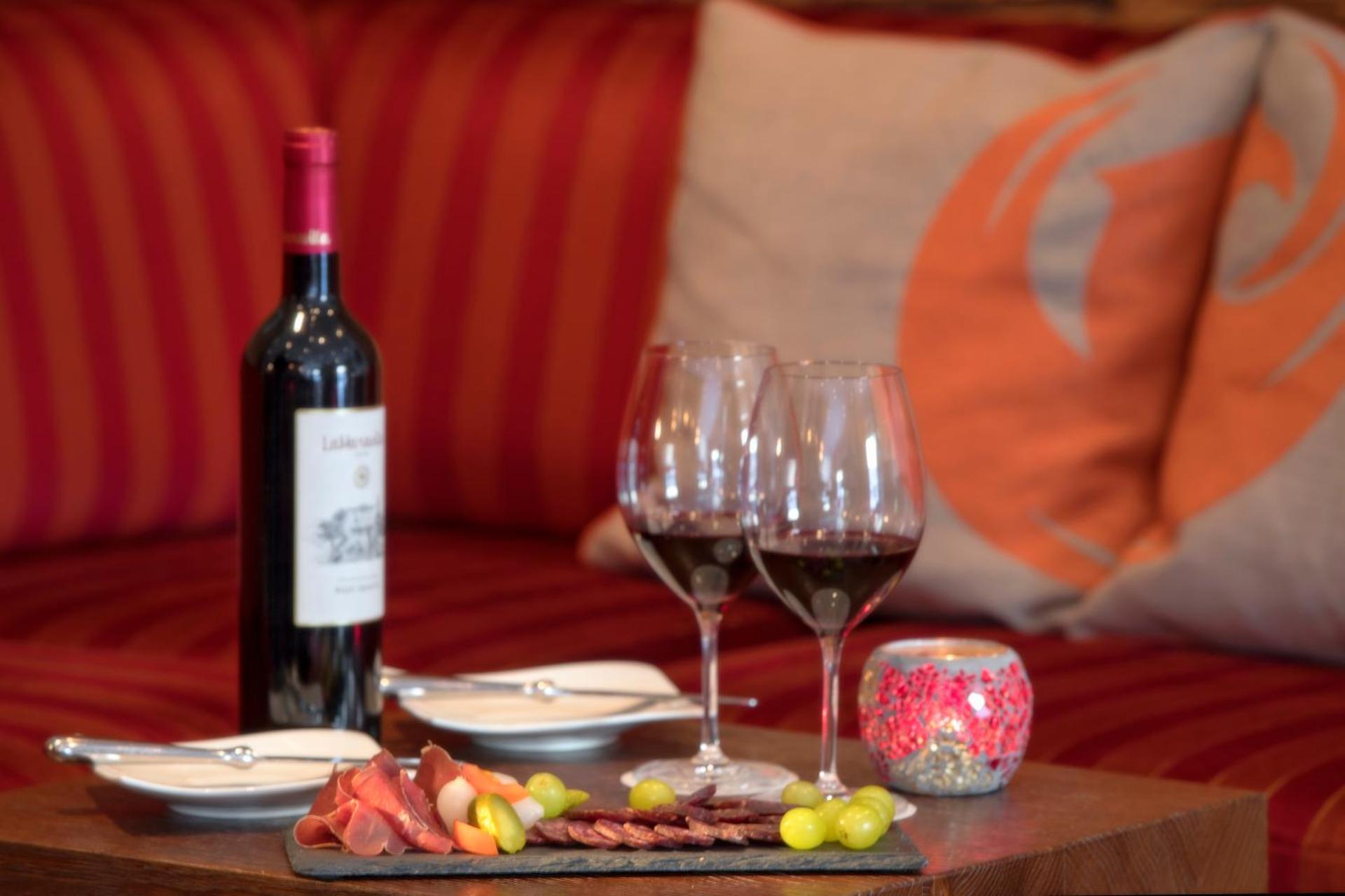 Hotel Phoenix - Photo 10