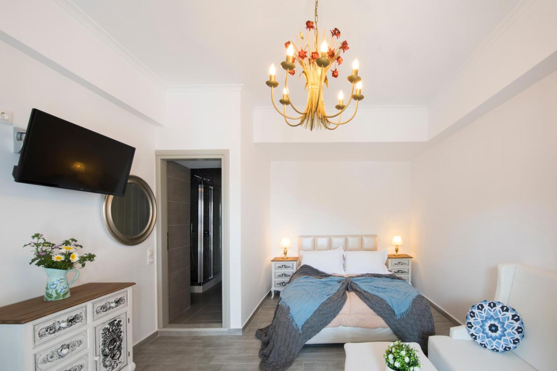 Rose Suites - Photo 25