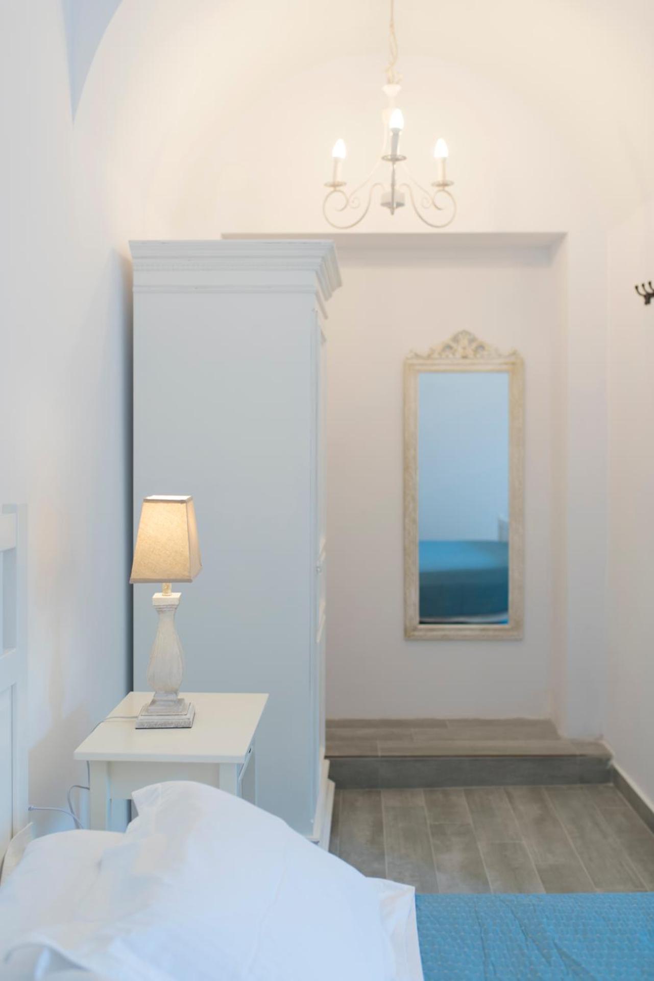 Rose Suites - Photo 36