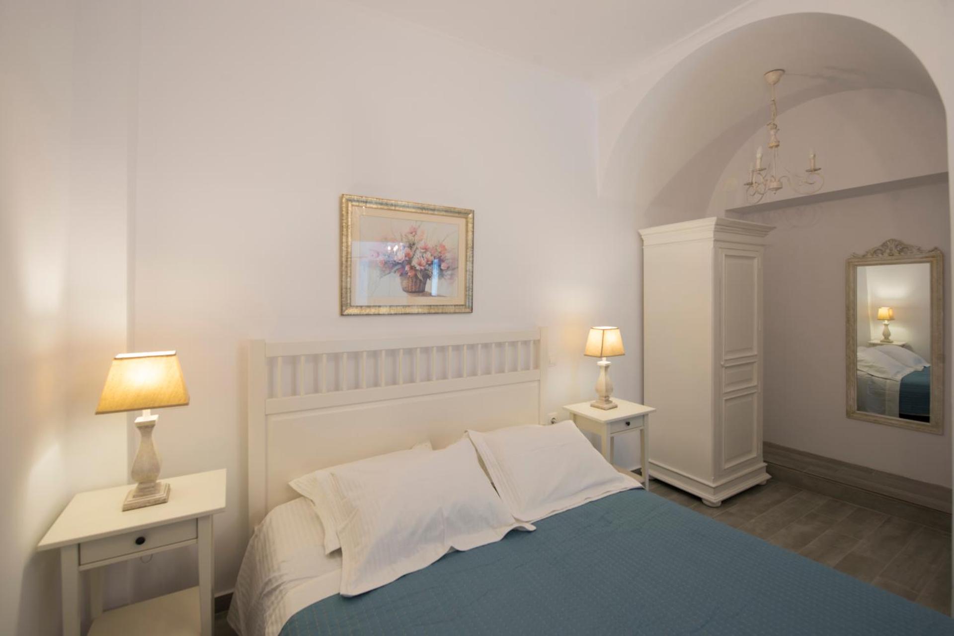 Rose Suites - Photo 56