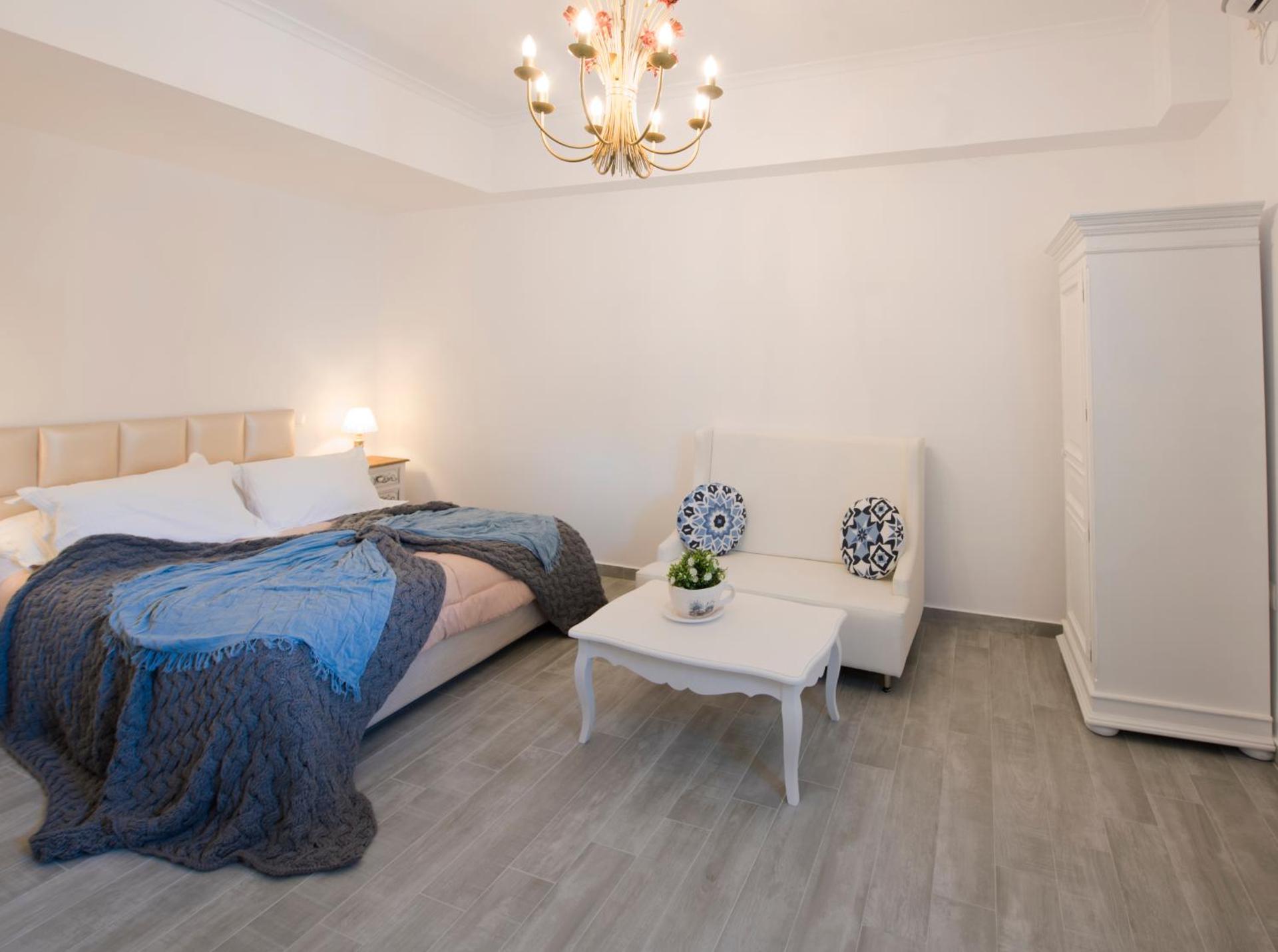 Rose Suites - Photo 29