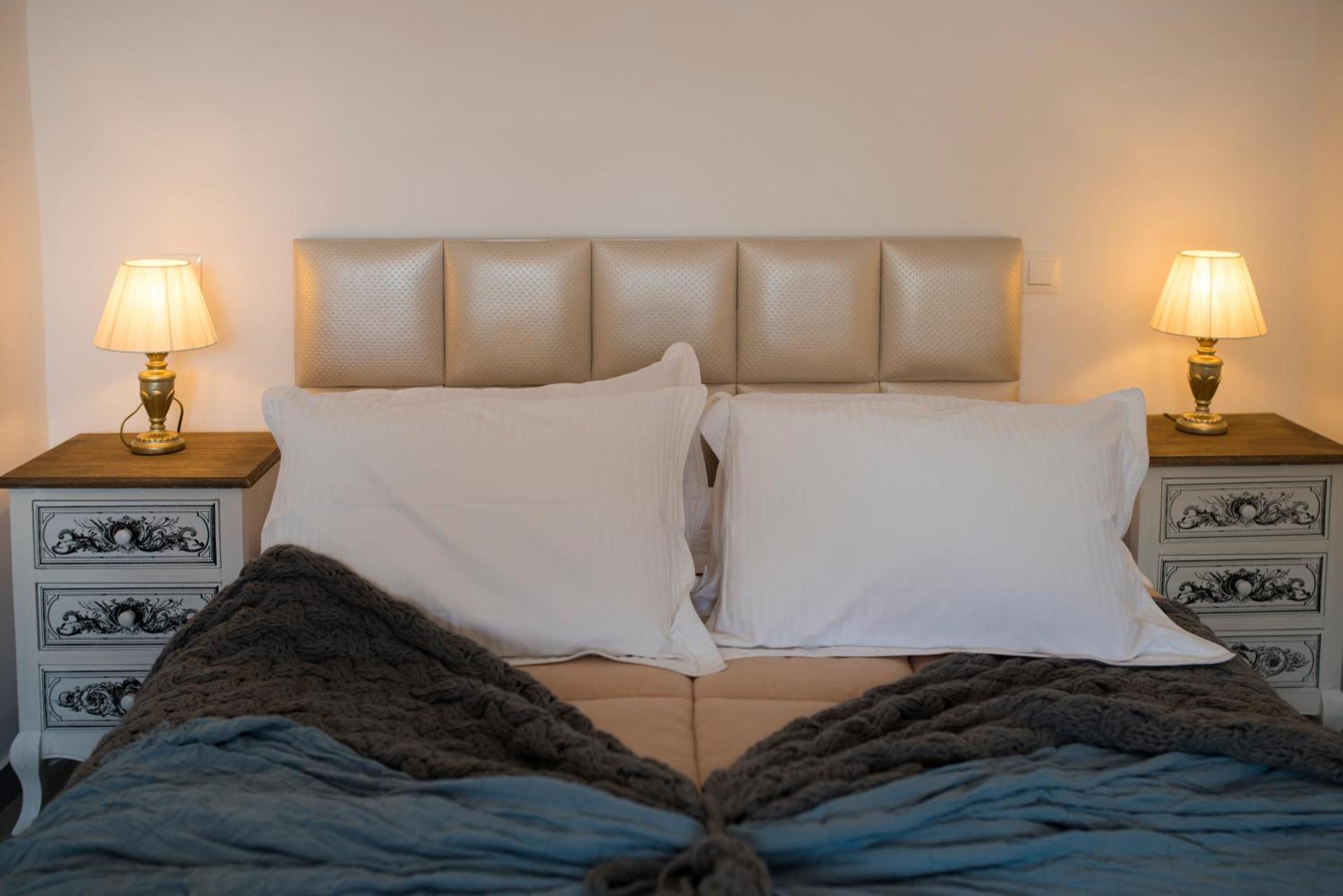 Rose Suites - Photo 32