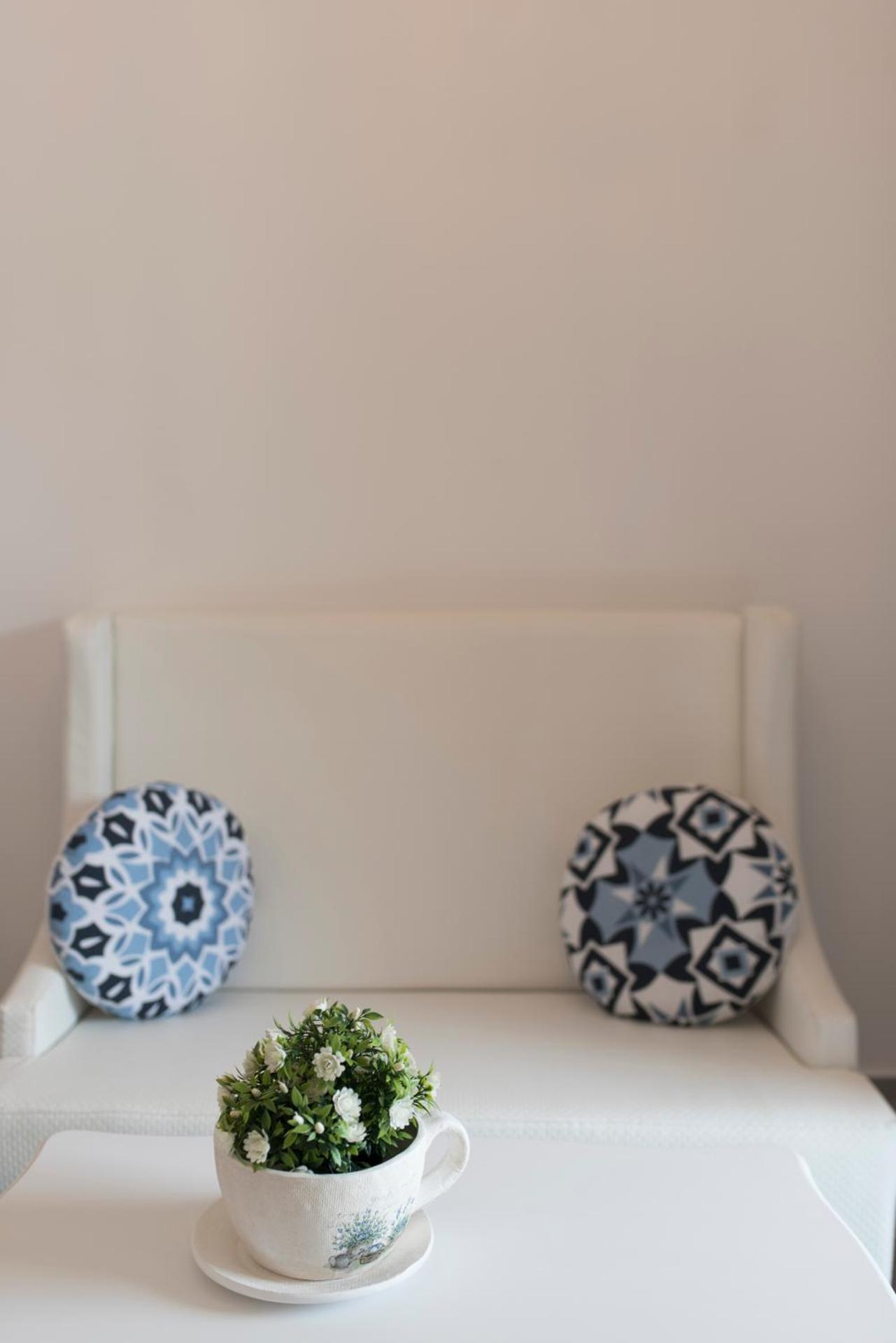 Rose Suites - Photo 33