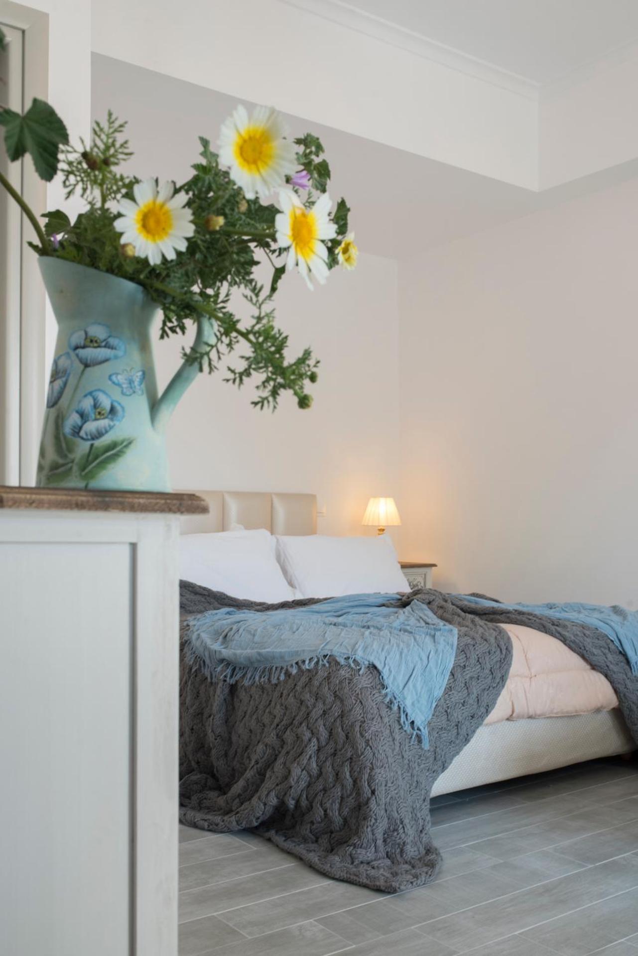 Rose Suites - Photo 34