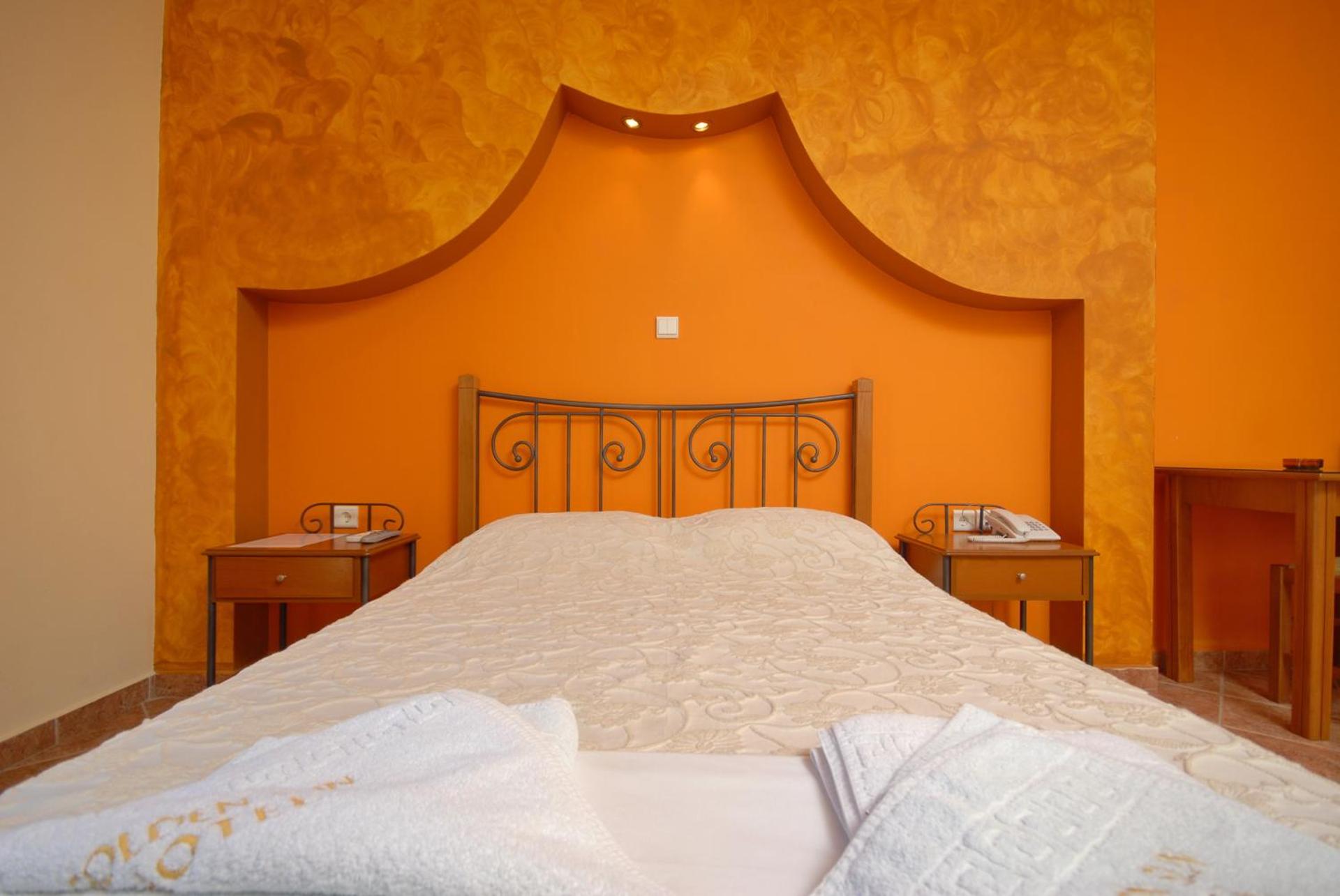 Golden Sun Hotel - Photo 8