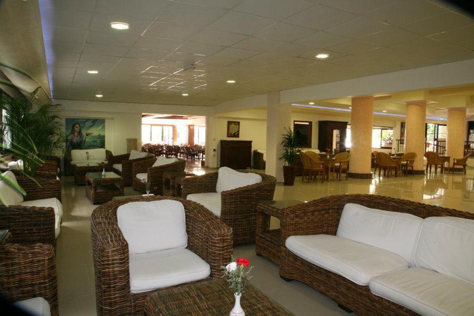 Veronica Hotel - Photo 6