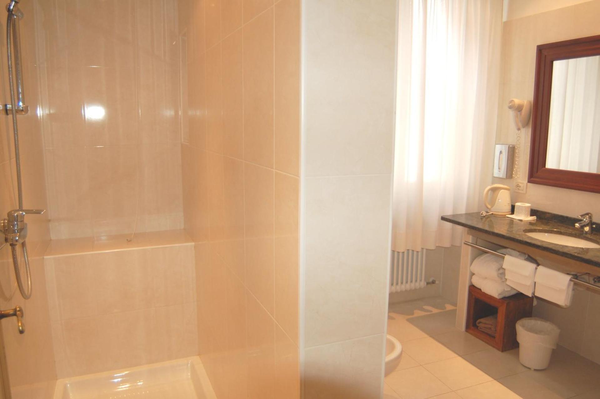 Astoria Hotel Italia - Photo 57