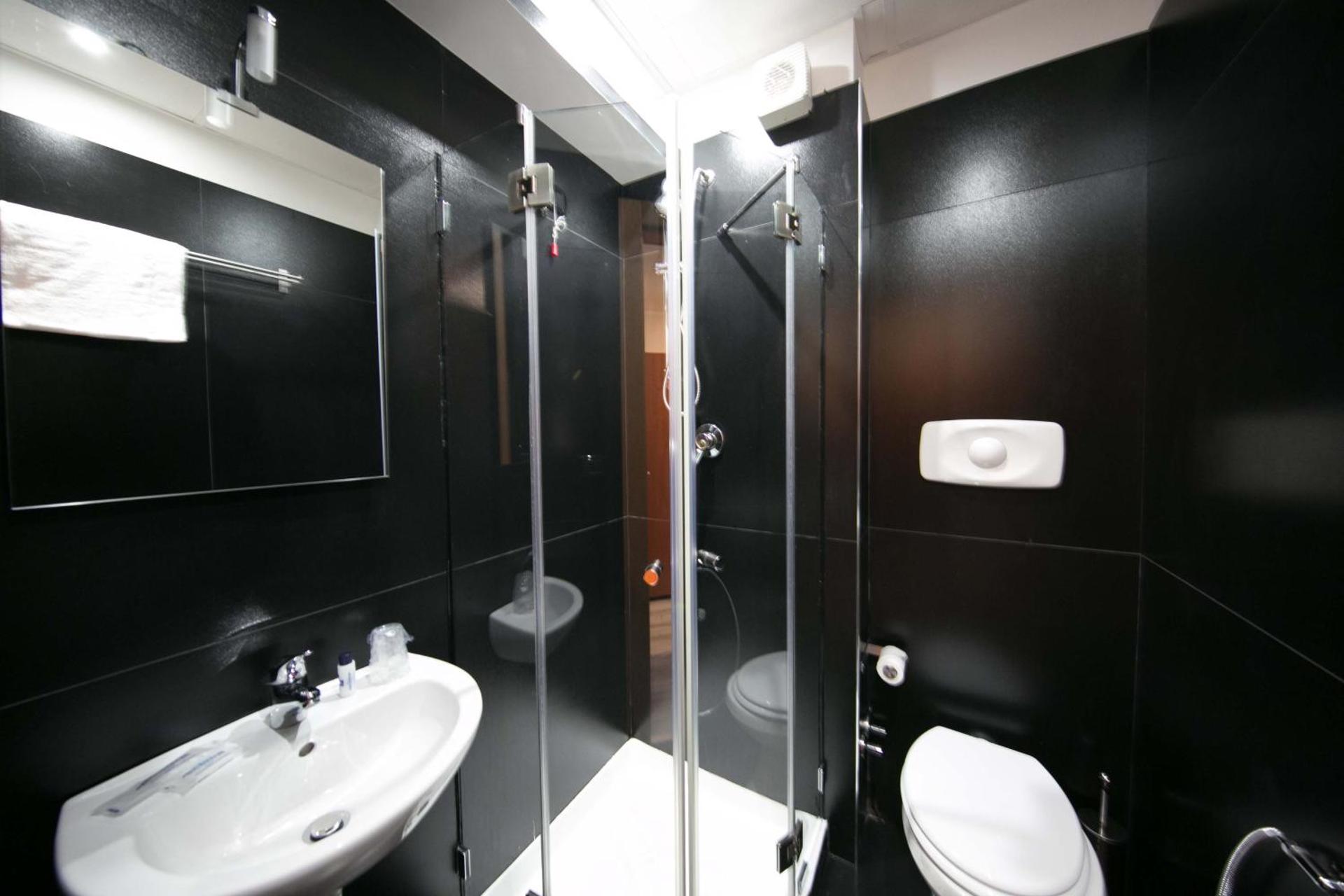 Mediterranea Hotel & Convention Center - Photo 28