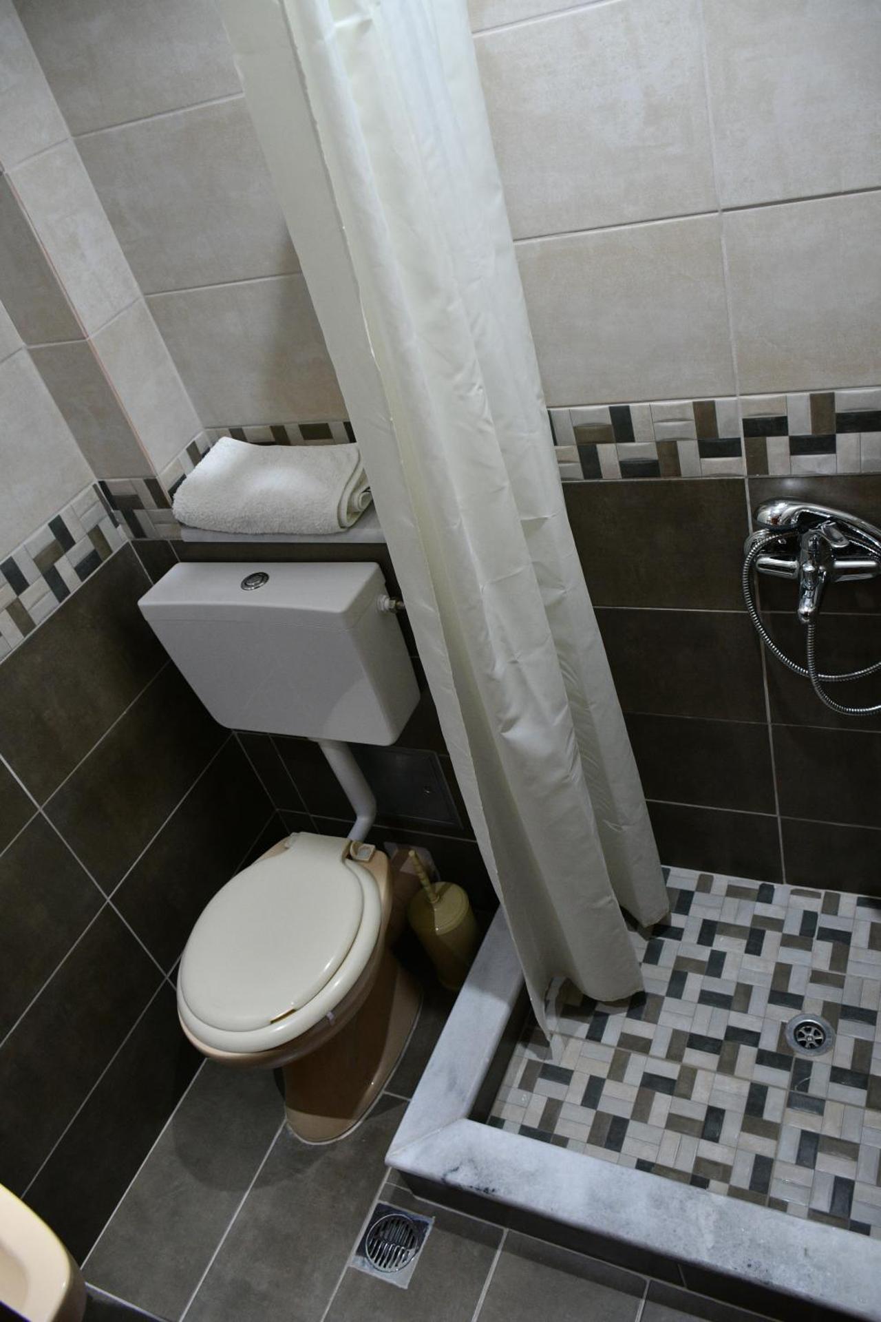 Hotel Hercules - Photo 5