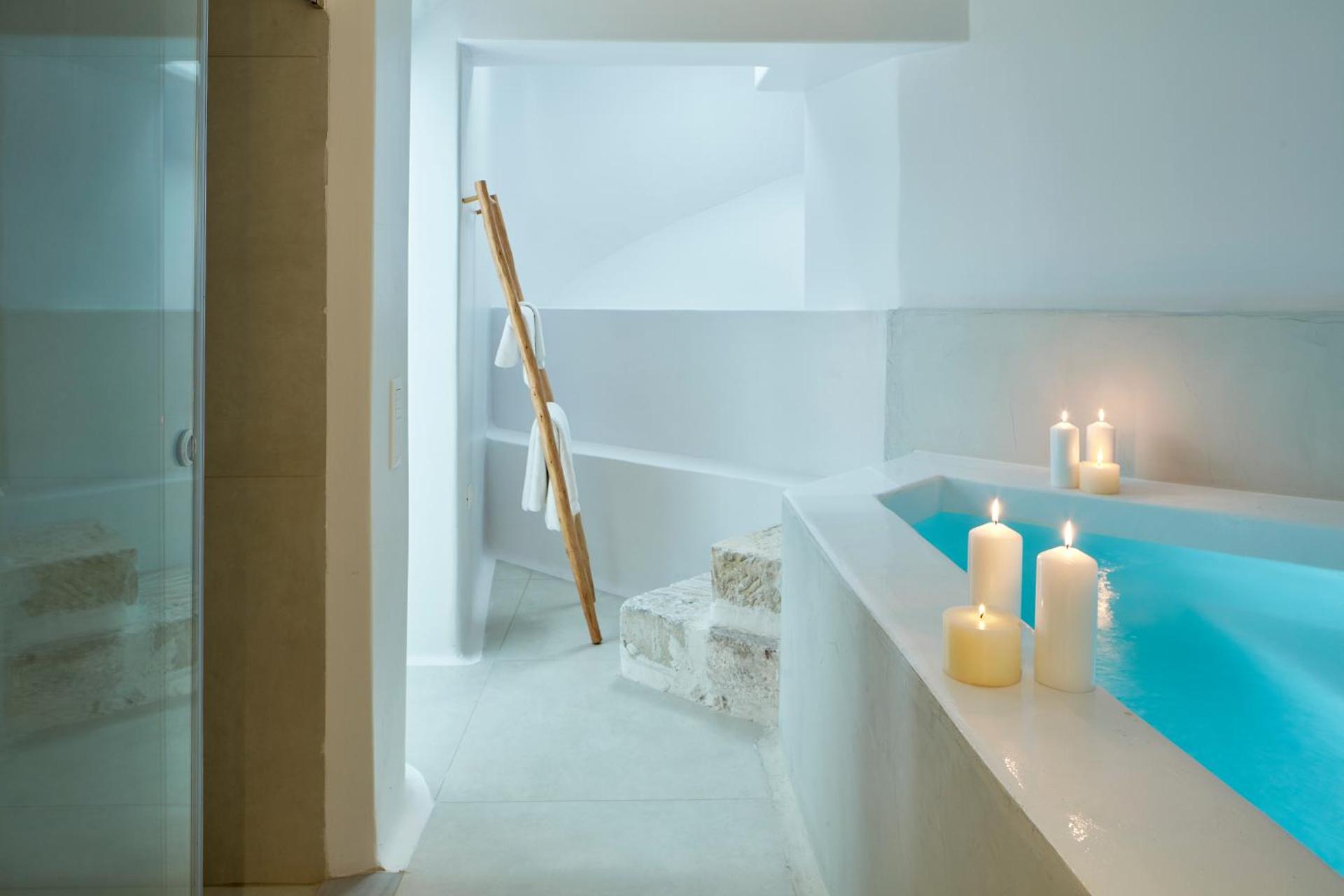 Cosmopolitan Suites - Small Luxury Hotels of the World - Photo 34