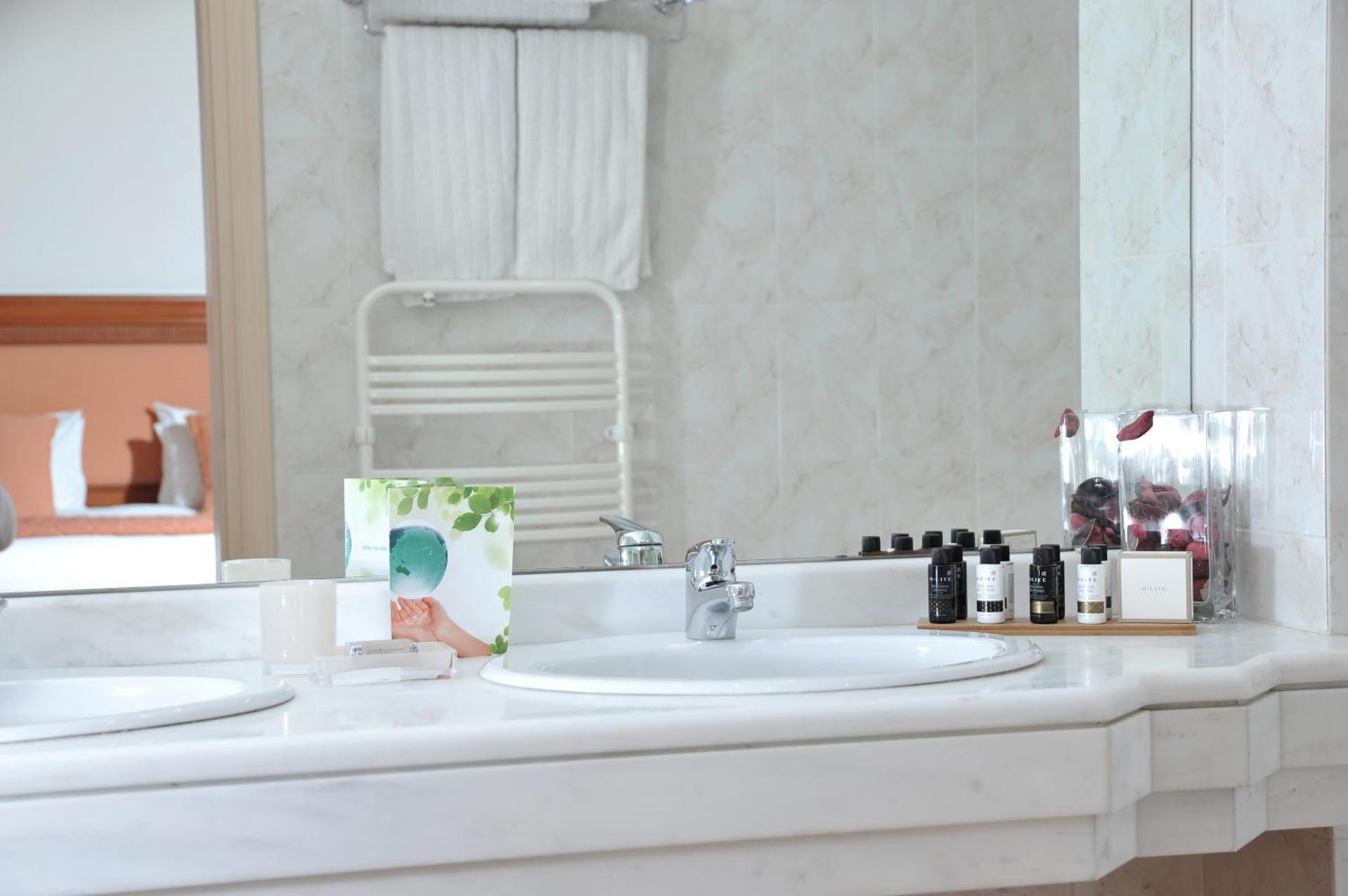 Athens Atrium Hotel & Jacuzzi Suites - Photo 43