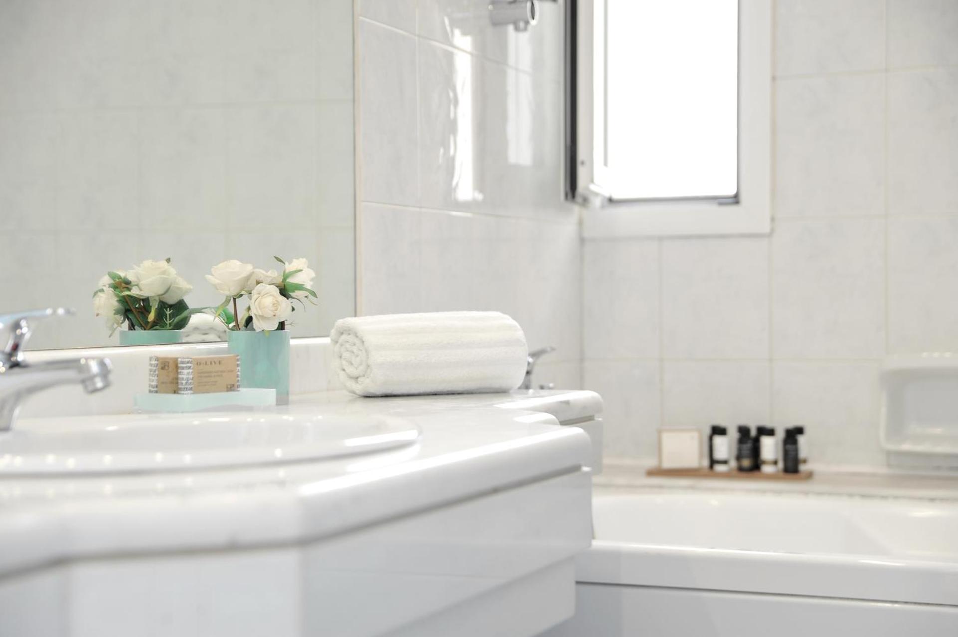 Athens Atrium Hotel & Jacuzzi Suites - Photo 5