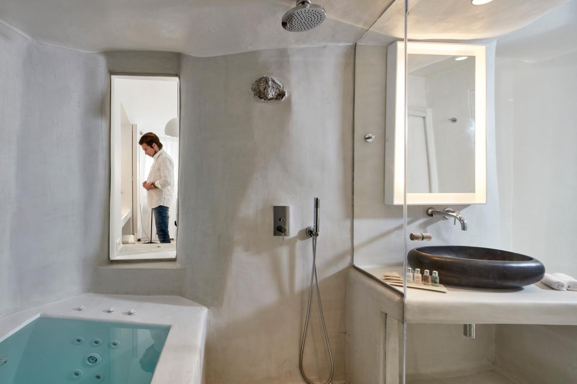 Cosmopolitan Suites - Small Luxury Hotels of the World - Photo 82