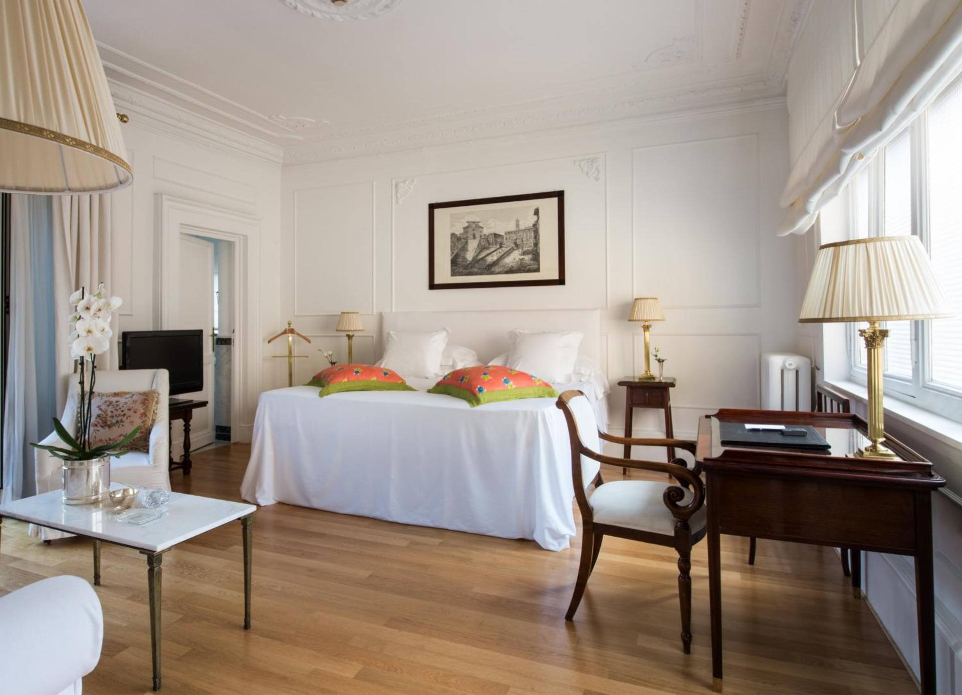 Grand Hotel Plaza - Photo 45