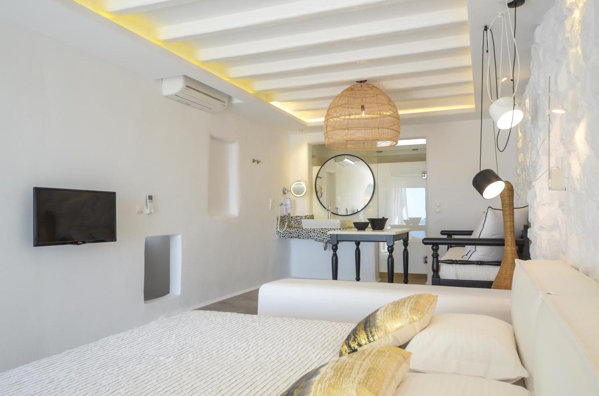 Cyano Suites - Photo 2