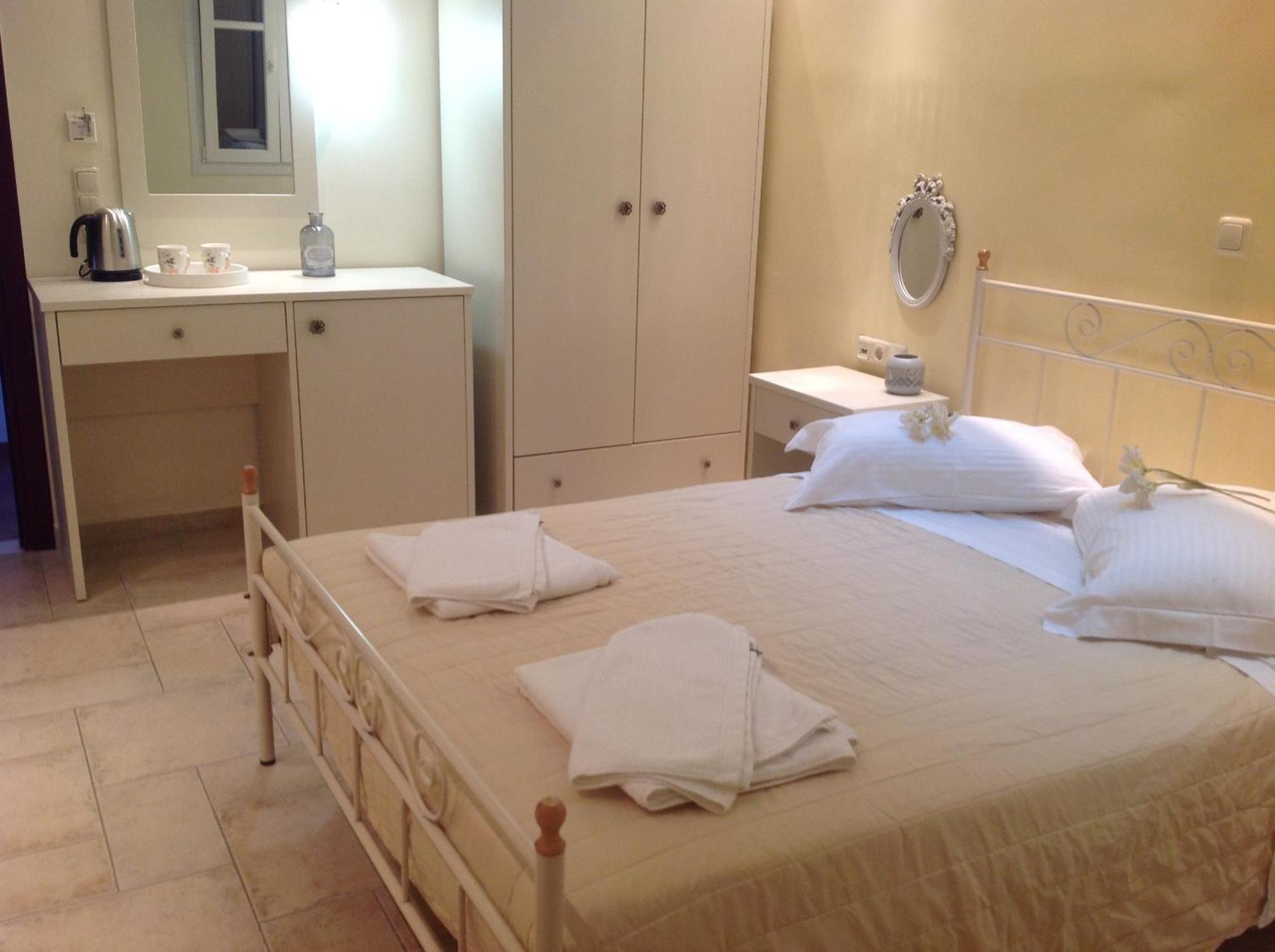 Kavourakia - Photo 2