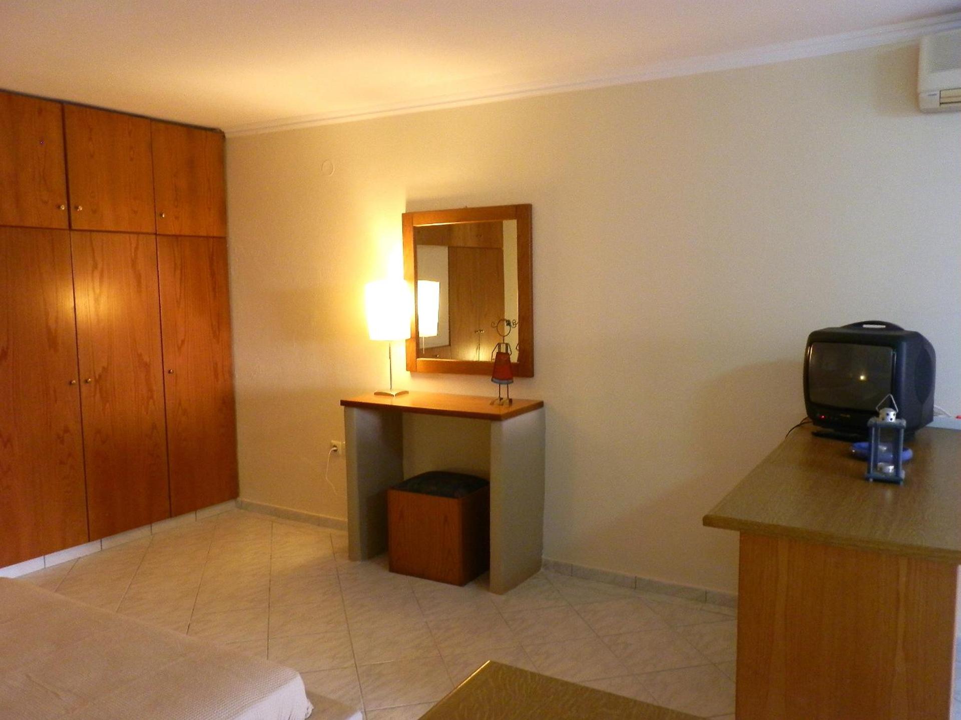 Parasporos Village - Photo 82