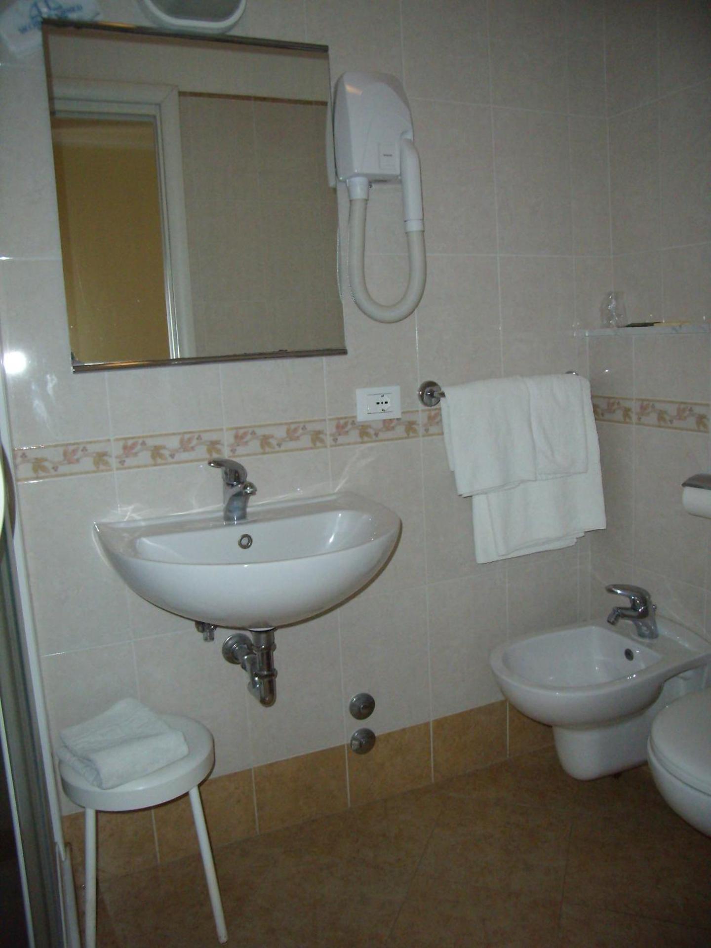 Hotel Del Golfo - Photo 24
