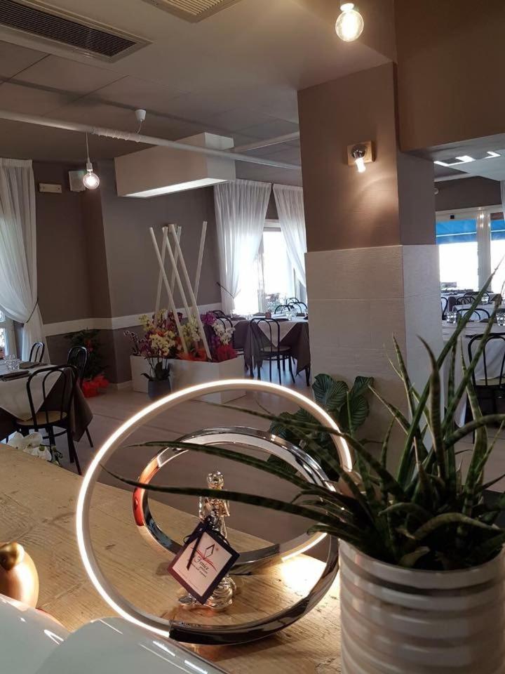 Hotel Serena - Photo 2