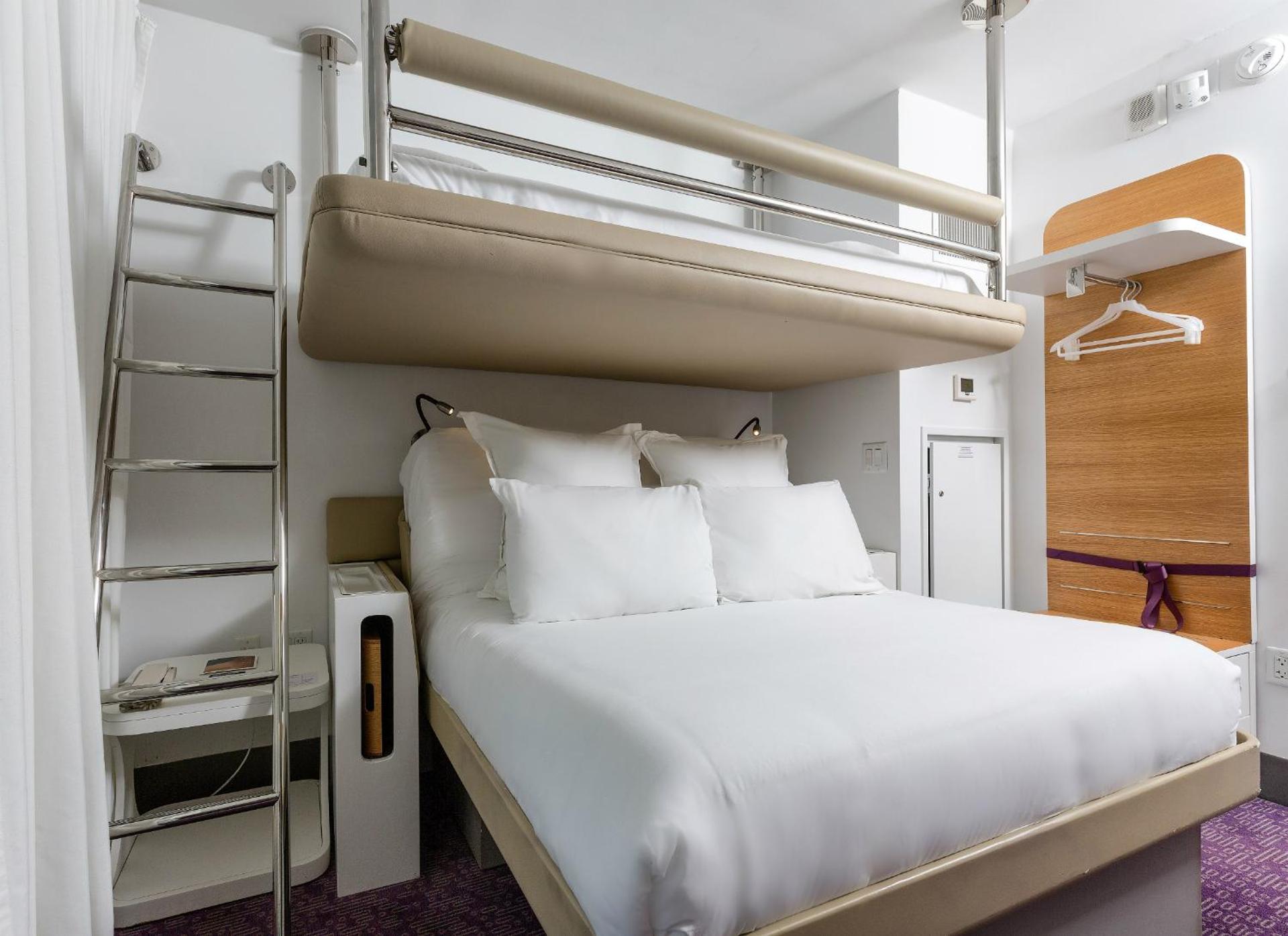 YOTEL New York Times Square - Photo 11