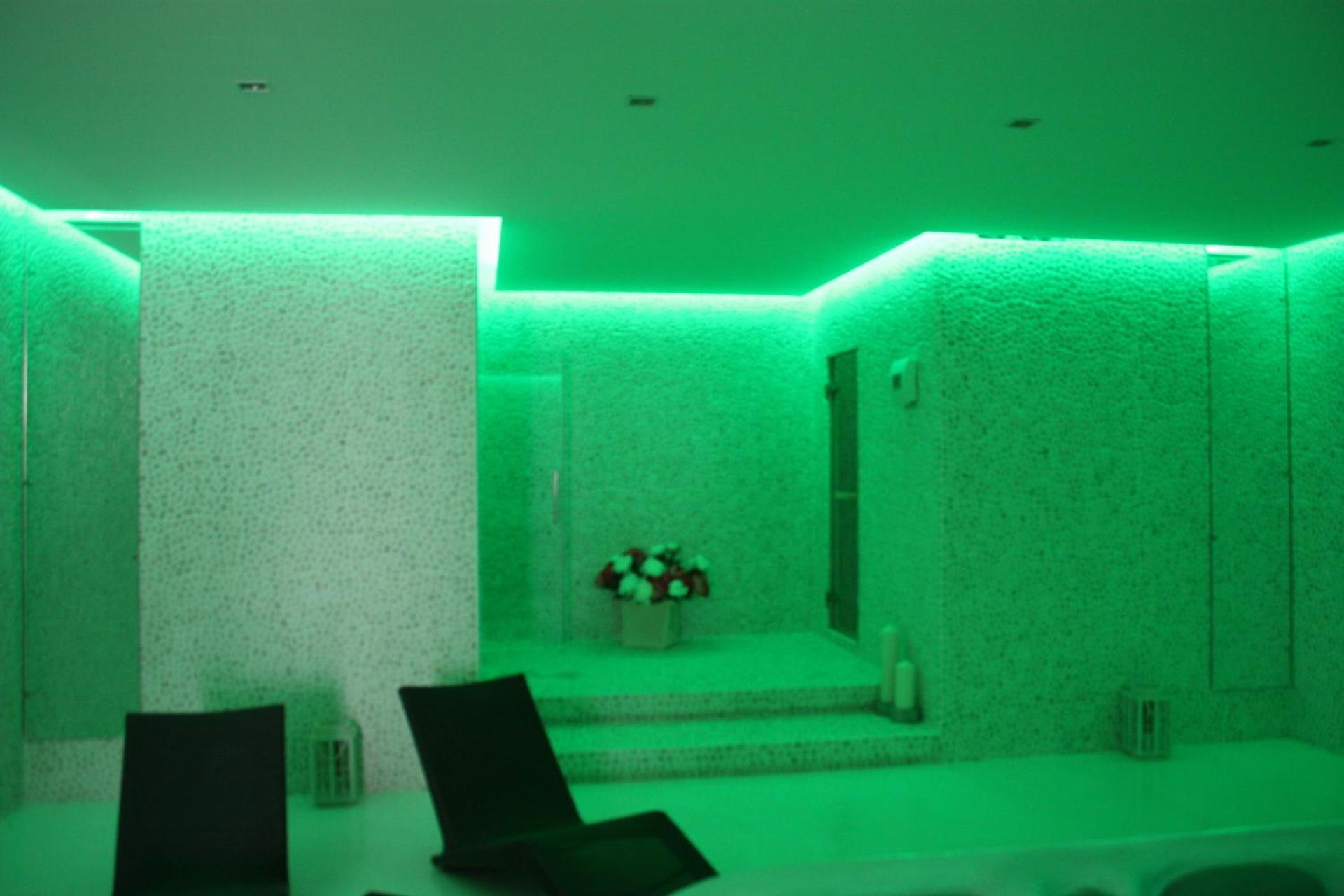 White Hotel - Photo 69