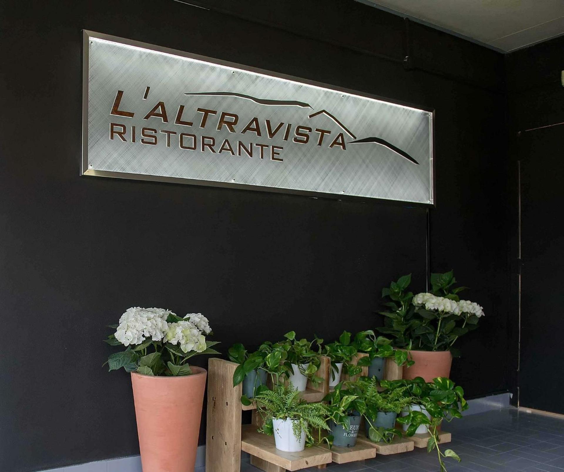 Hotel Serena - Photo 10