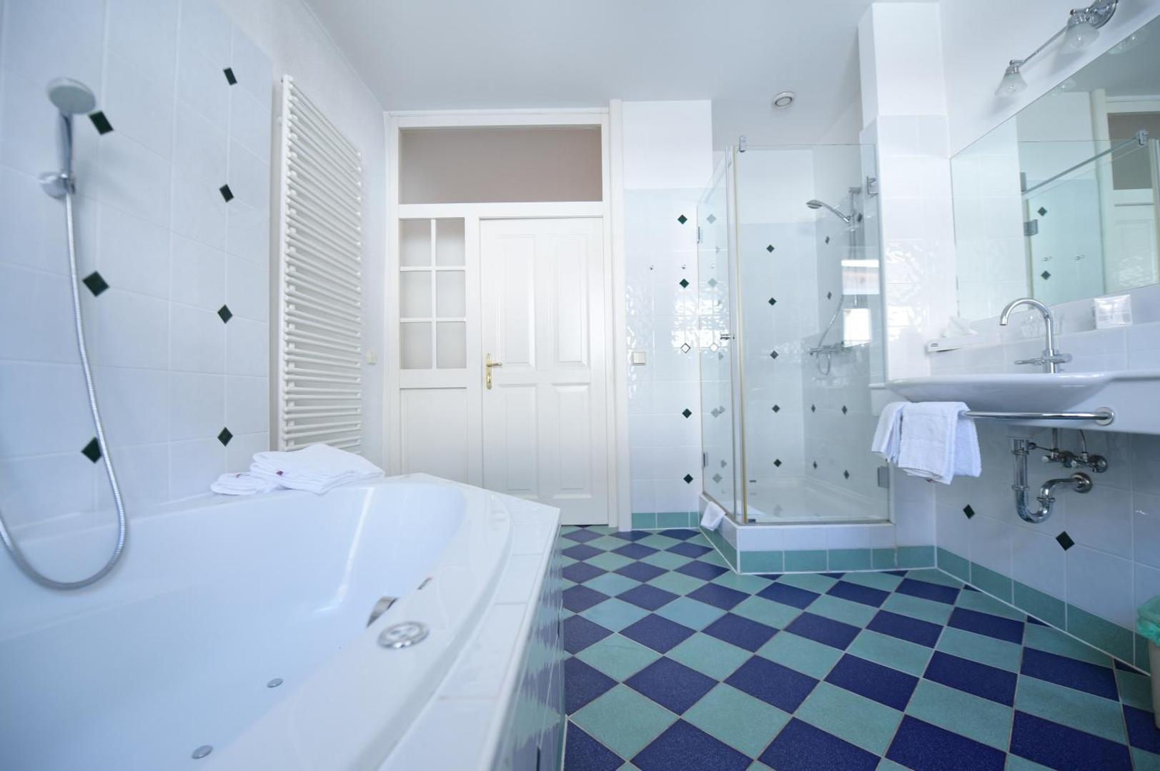 Hotel Post Karlon 4