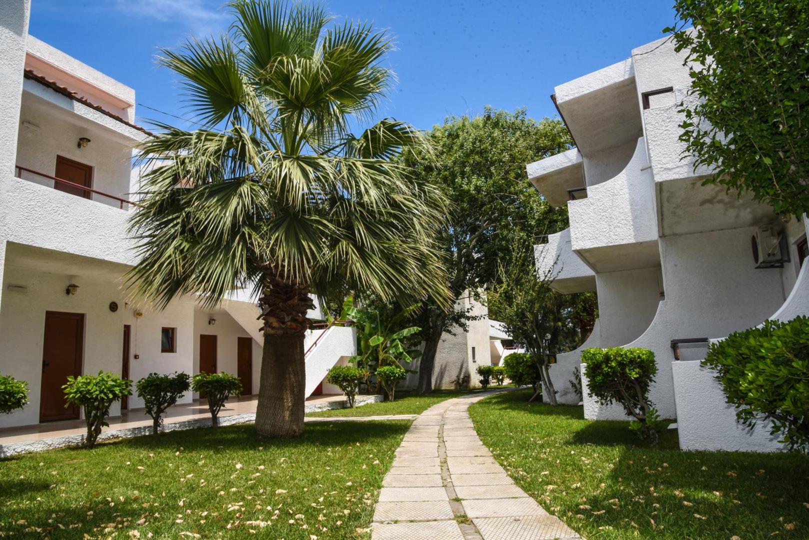 Vallian Village Hotel 8