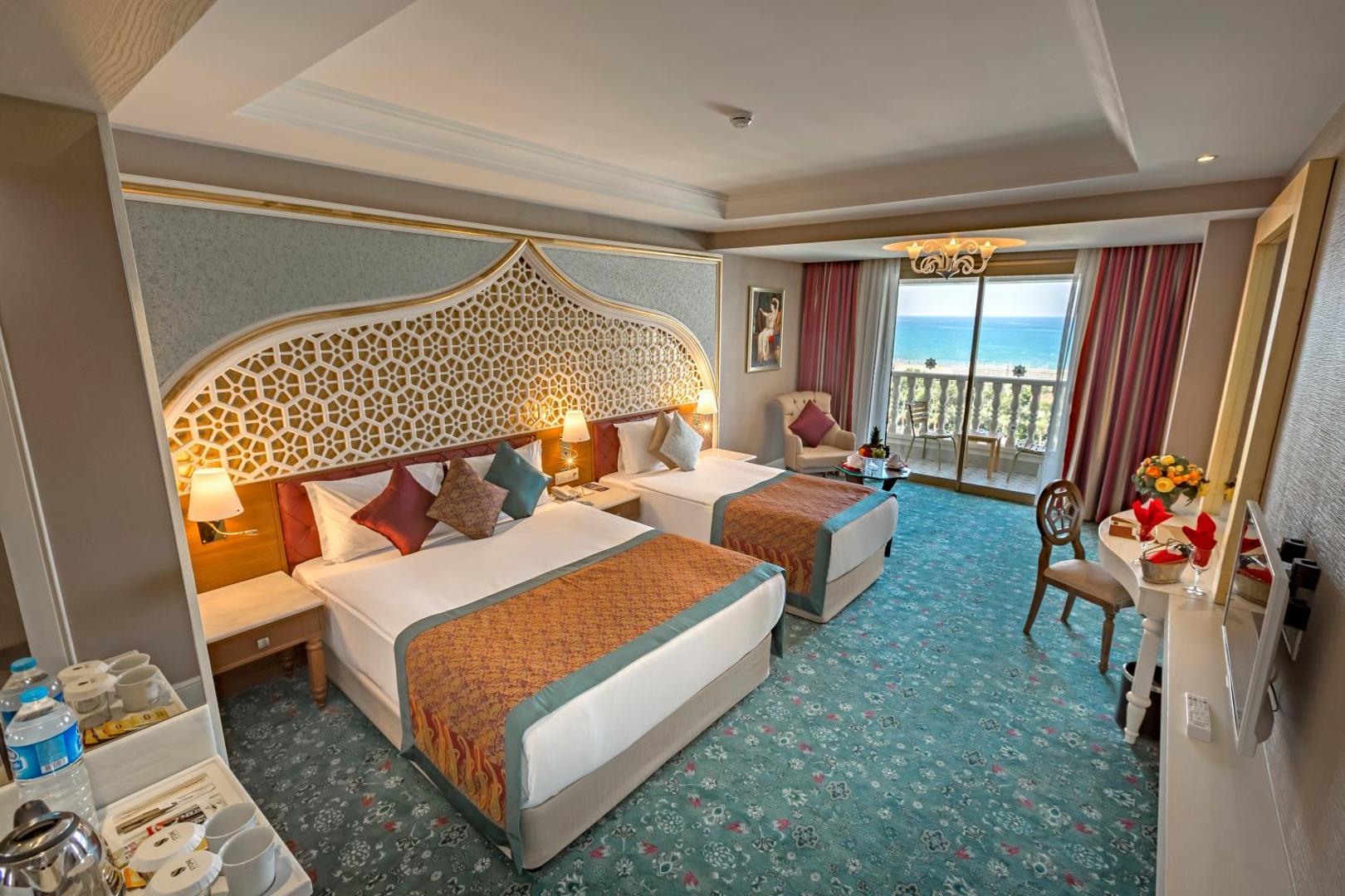 Royal Taj Mahal Hotel 3