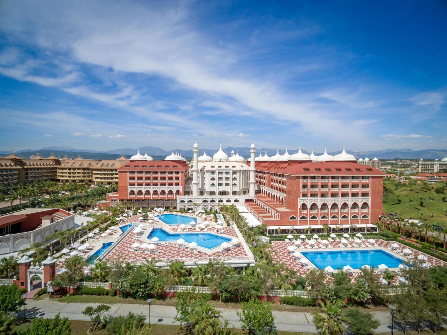 Royal Taj Mahal Hotel 1