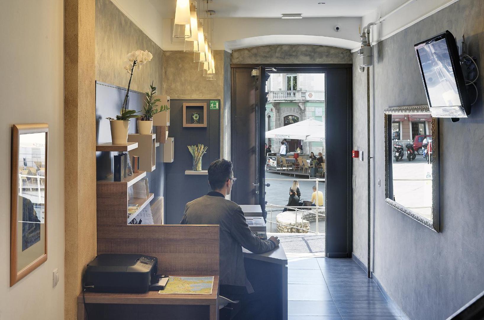 Boutique Suites Joyce 6