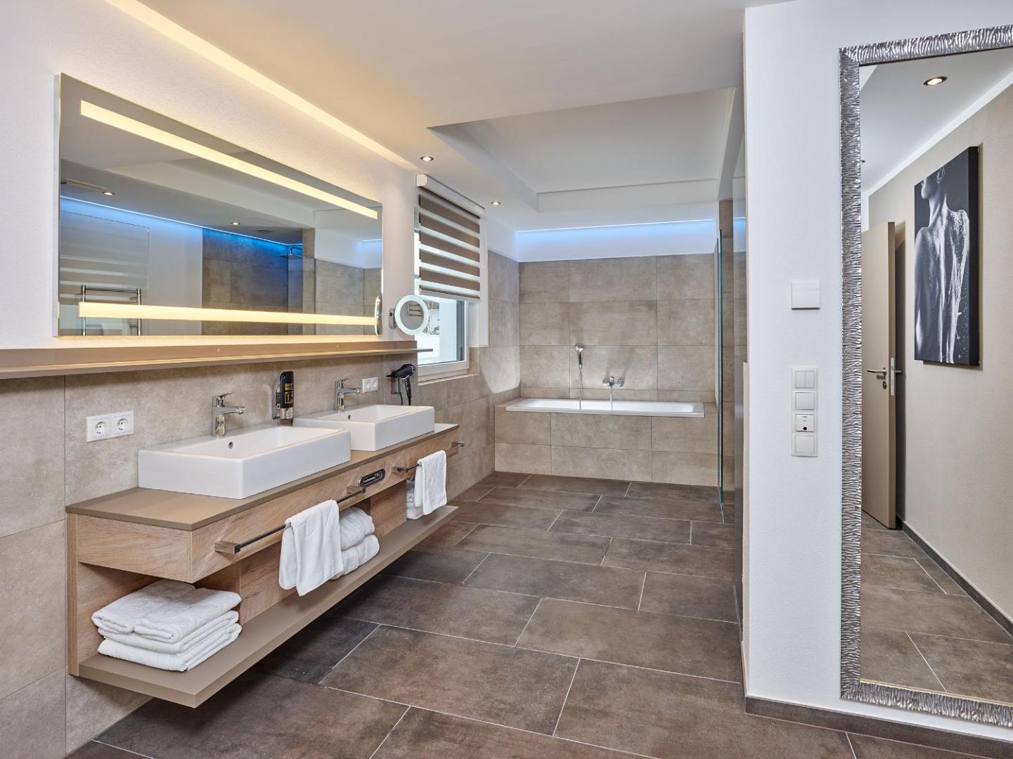 A-VITA Viktoria & A-VITA living luxury apartments 4
