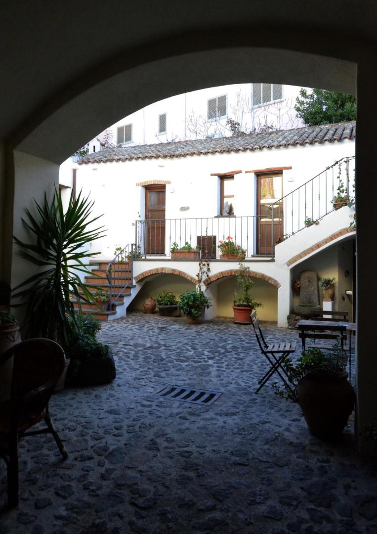 Antico Borgo 6