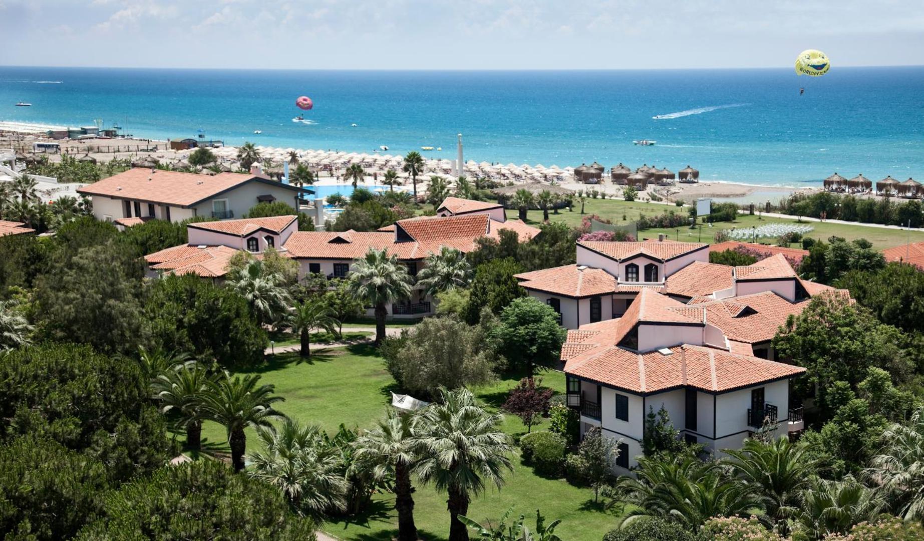Sunrise Resort Hotel 8