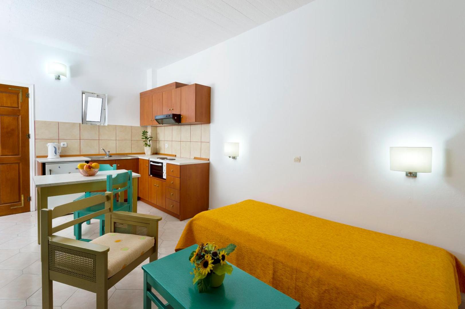 Trianta Hotel Apartments 6