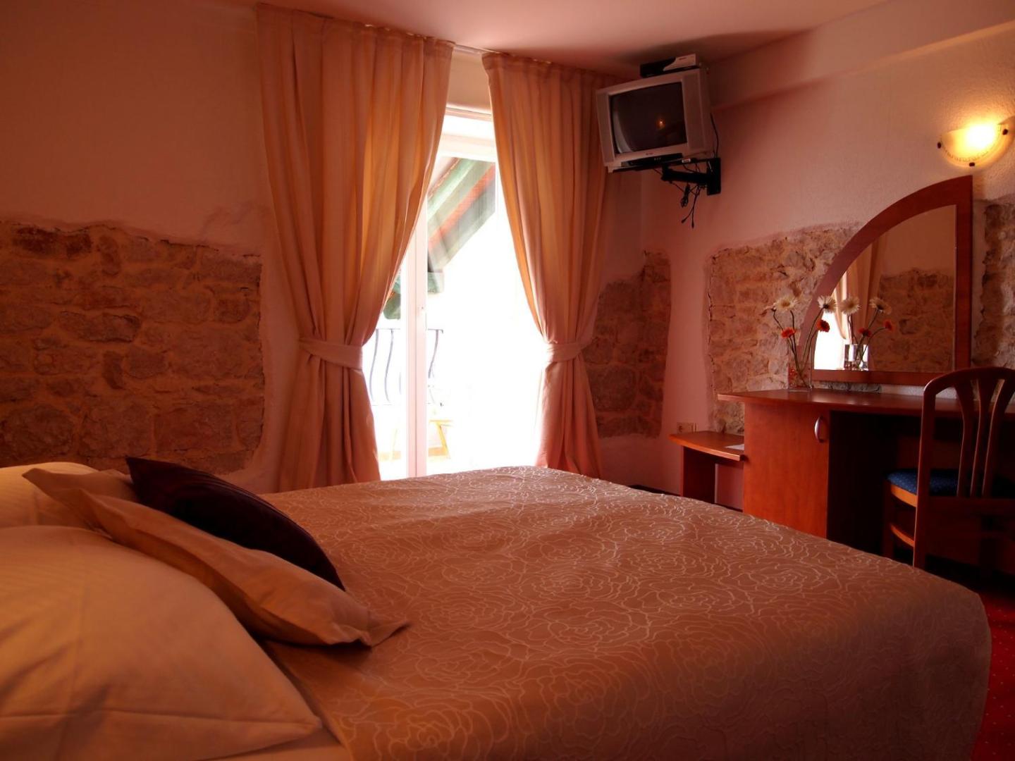 Hotel Villa Barbat 7