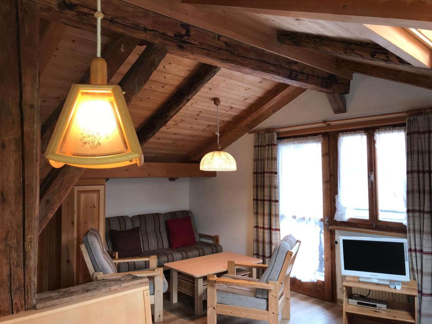 B&B HOTEL & Appartements Chasa Valär 7