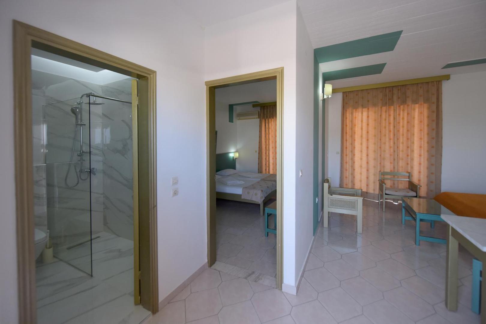 Trianta Hotel Apartments 4