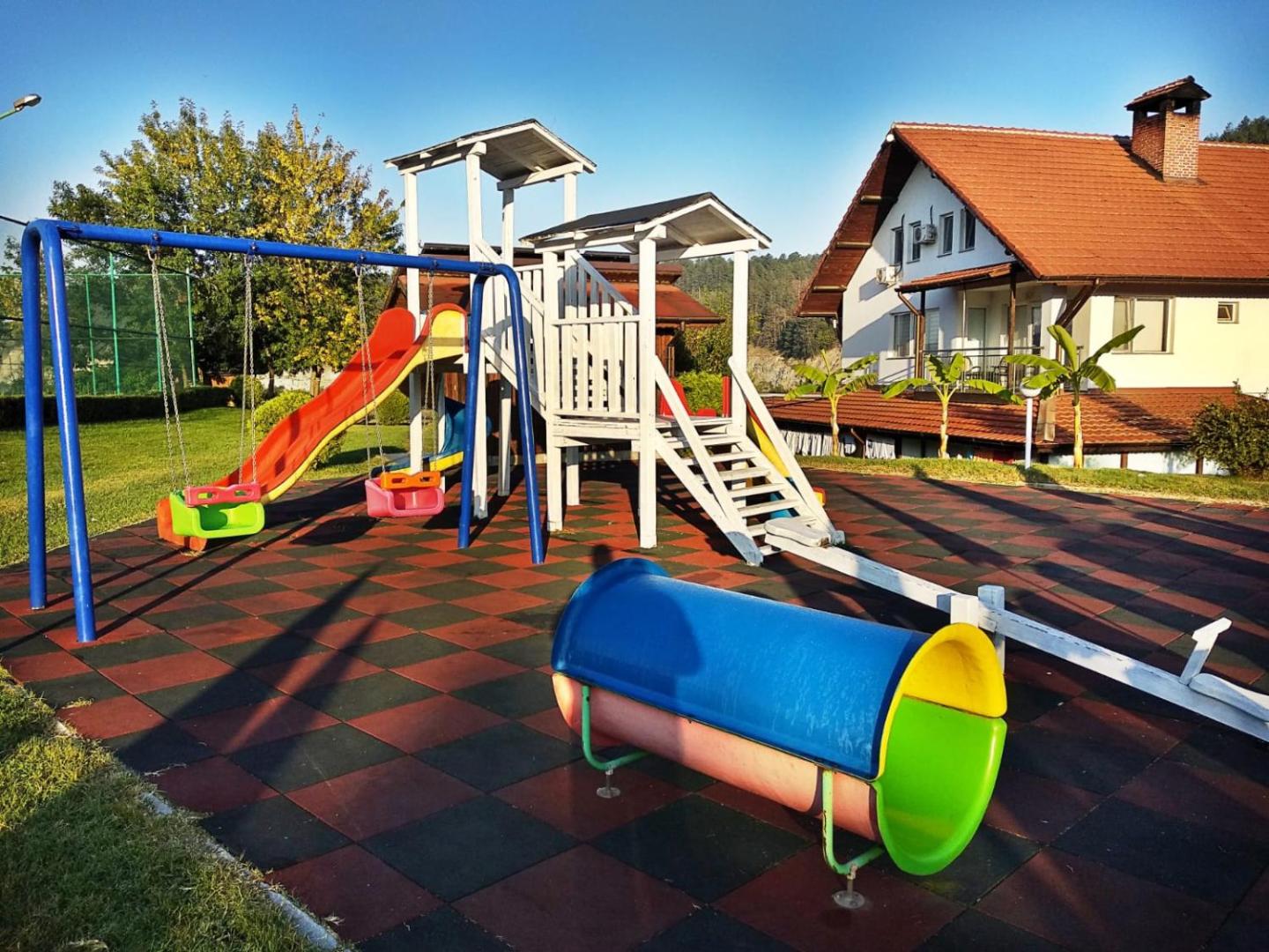 Makaza Complex 7