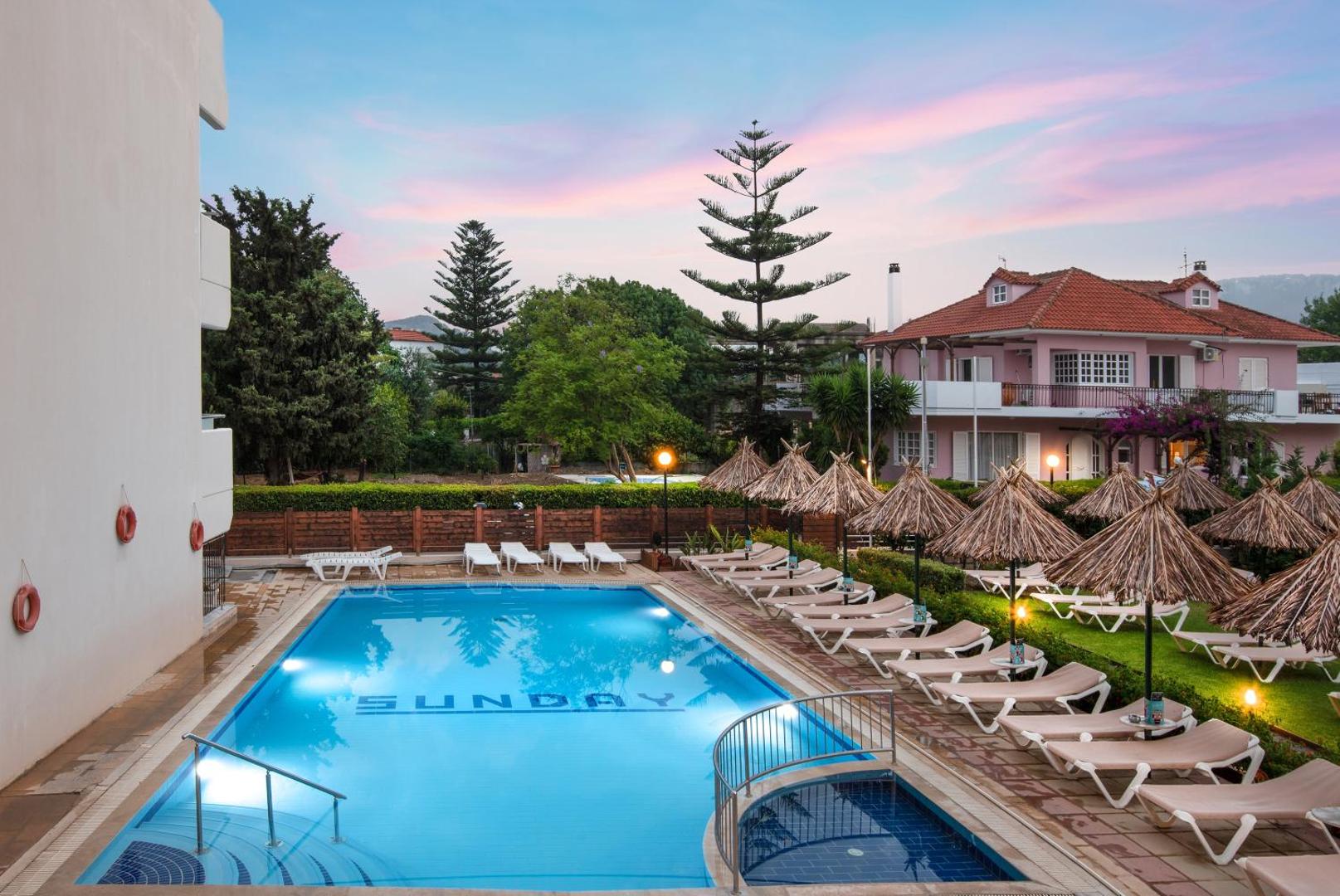 Sunday Hotel 5