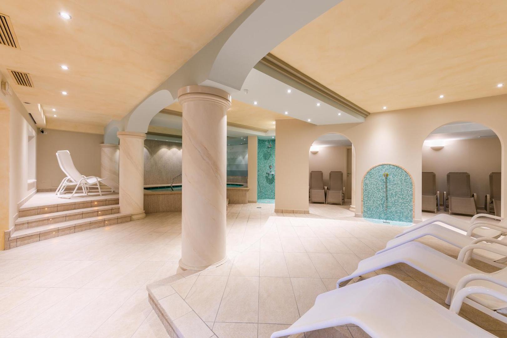 Relax Hotel Villa Gardenia & Villa Oleandra 3