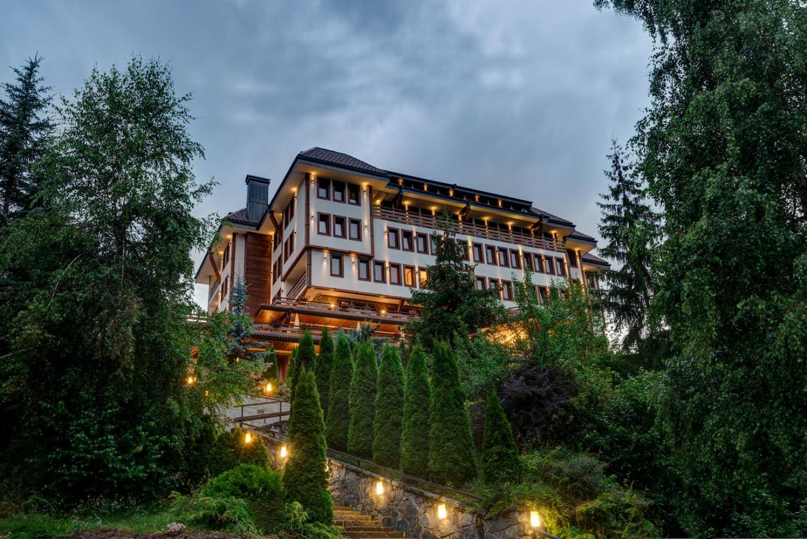 Shiroka Laka Hotel 7