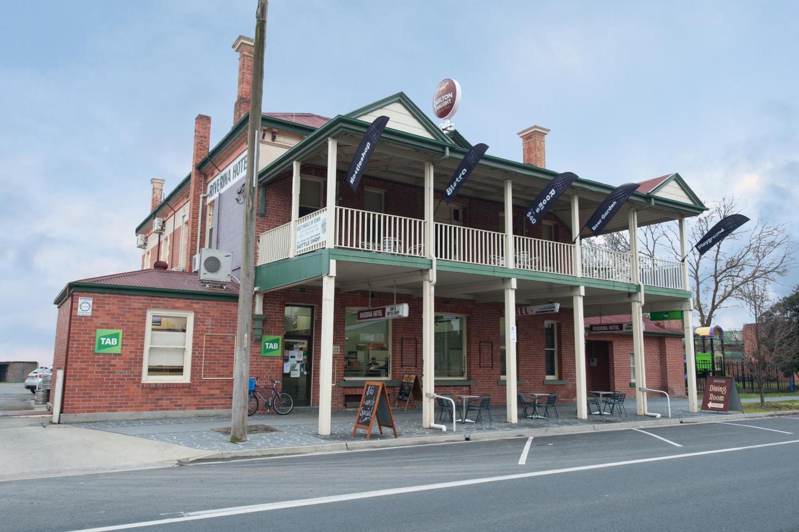 Riverina hotel