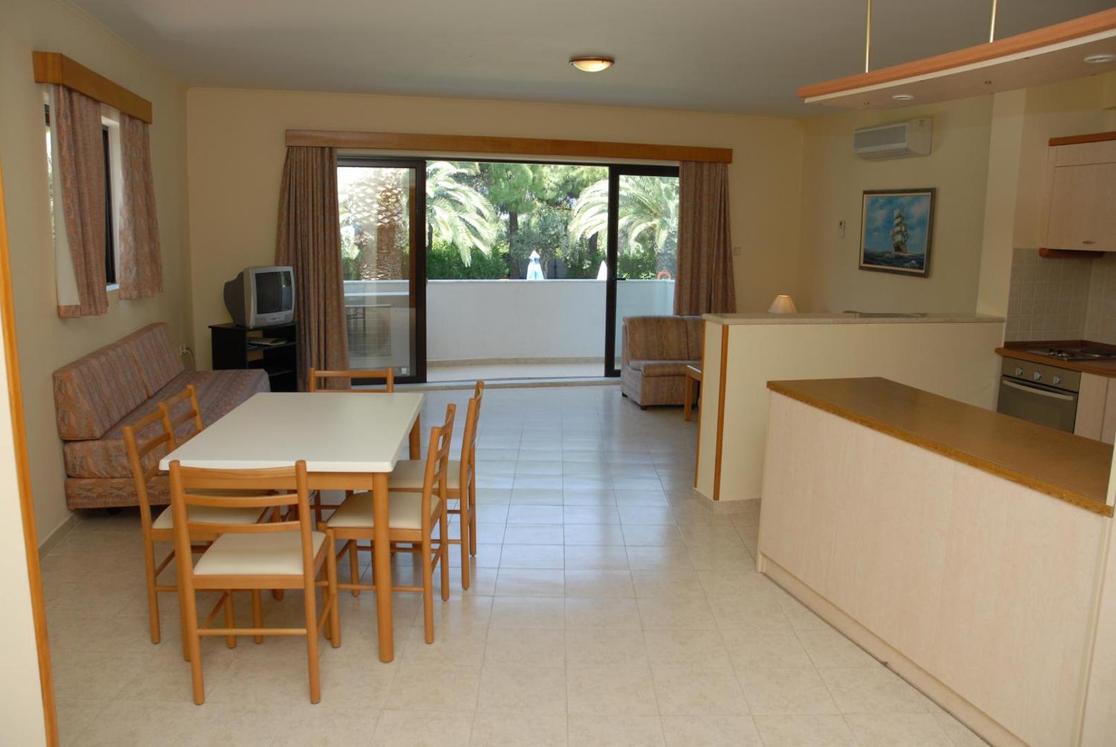 Niki Hotel Apartments 6