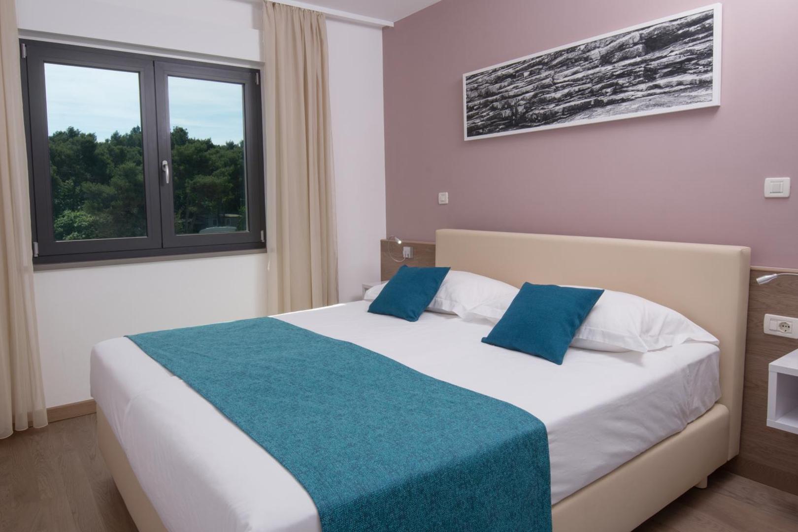 Aparthotel Punta Blu - POOL & SPA 3